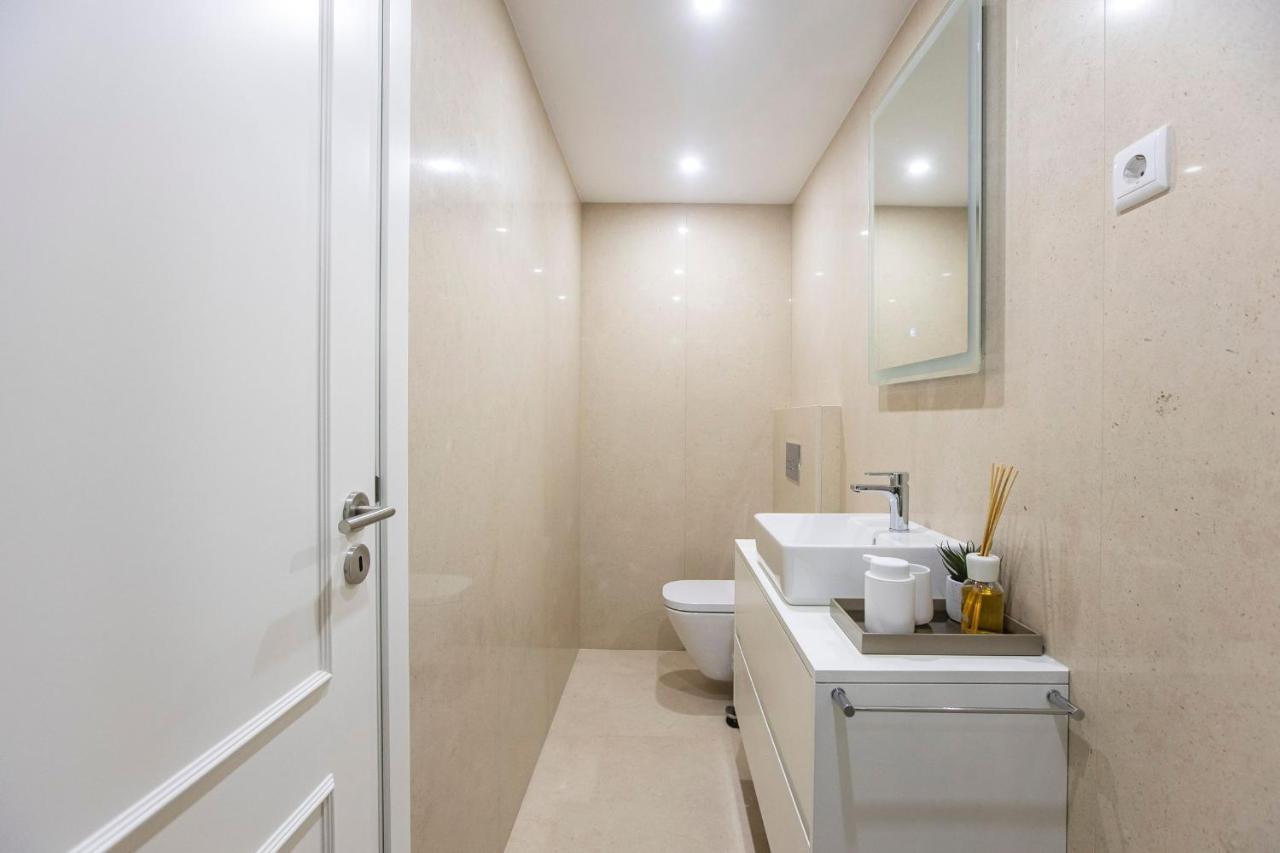 City Center 2Br Flat W/ Ac By Lovelystay Porto Exterior photo